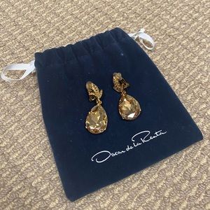 Oscar de la Renta teardrop clip on earring